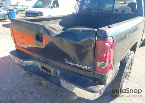 2005 Chevrolet Silverado 1500 Ls z USA, uszkodzony, nr VIN 2GCEC19V551297179